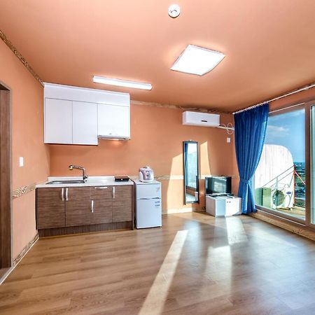 Lohas Pension Seogwipo Exterior photo