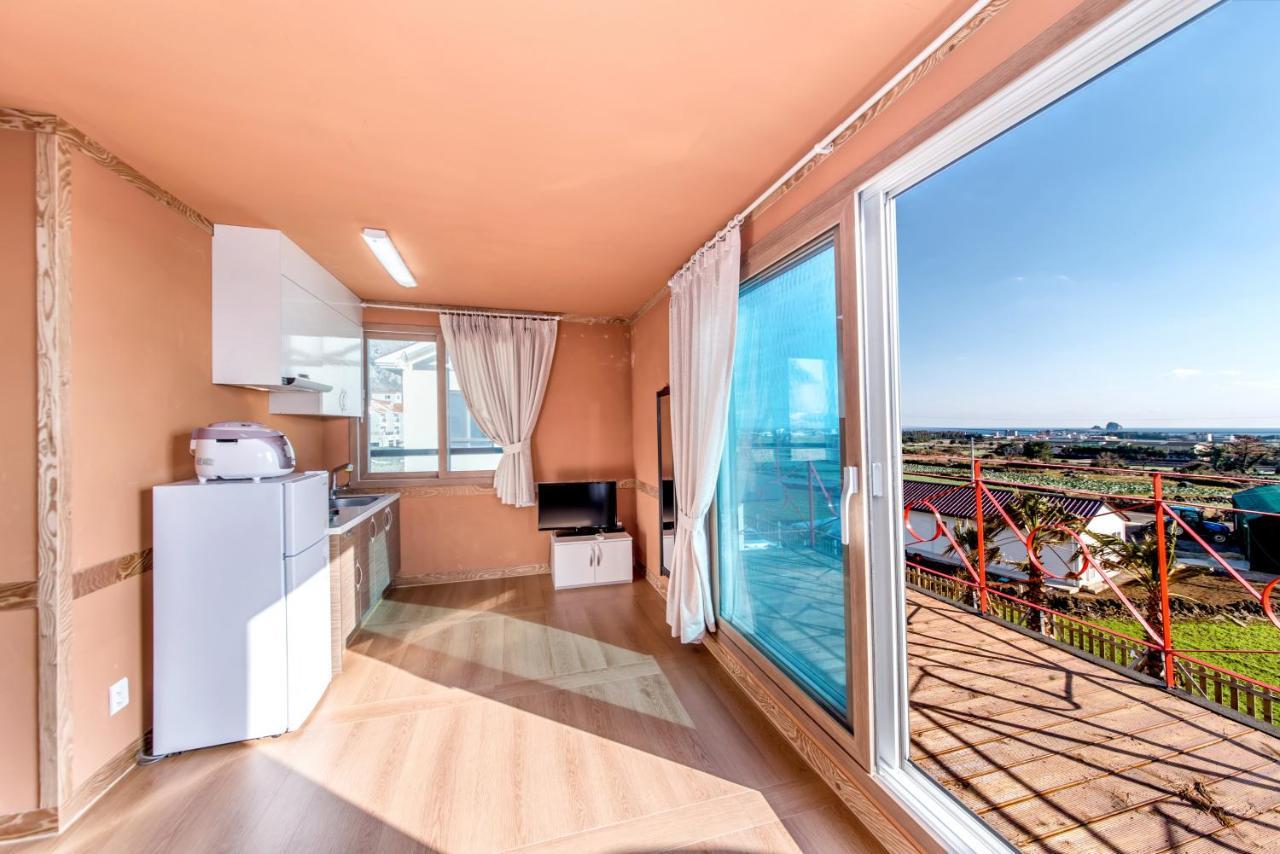 Lohas Pension Seogwipo Exterior photo