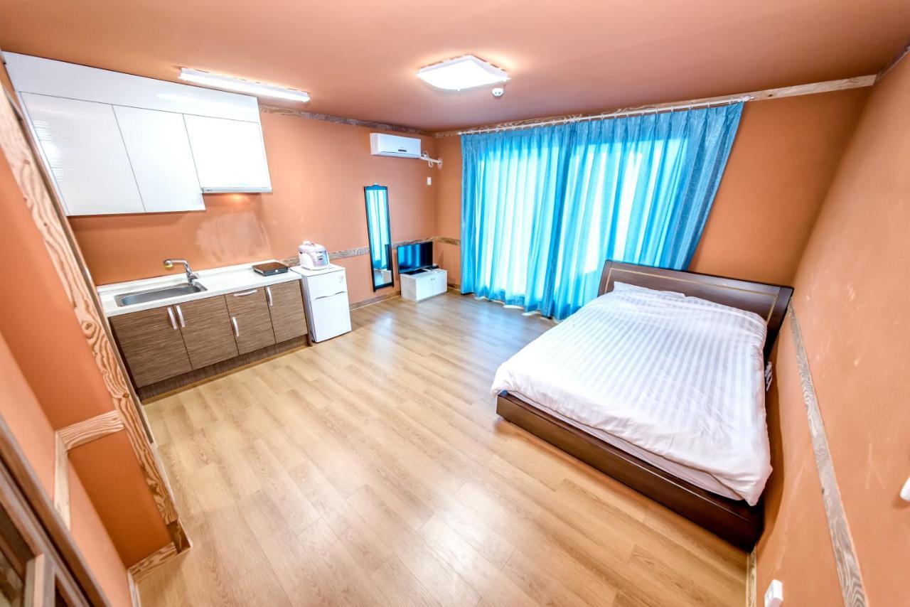Lohas Pension Seogwipo Exterior photo